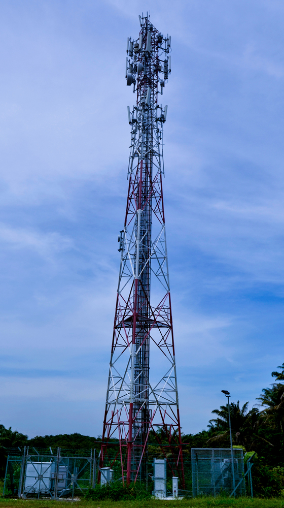 Latar4 Verticom 1000